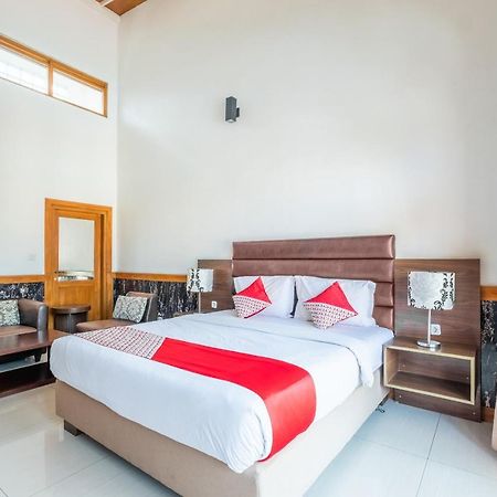Oyo 1210 Nice Guesthouse Bandung Ngoại thất bức ảnh