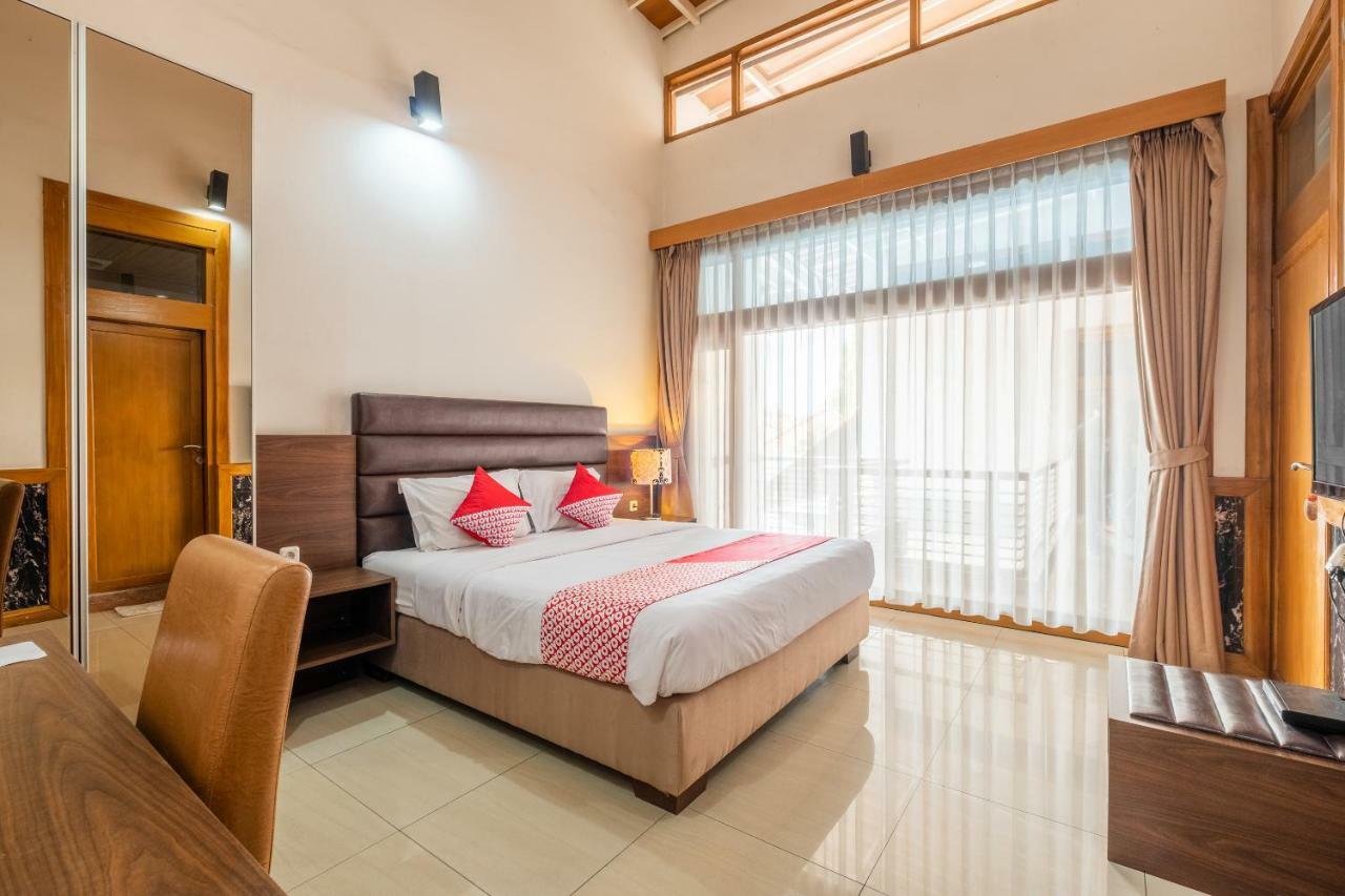 Oyo 1210 Nice Guesthouse Bandung Ngoại thất bức ảnh