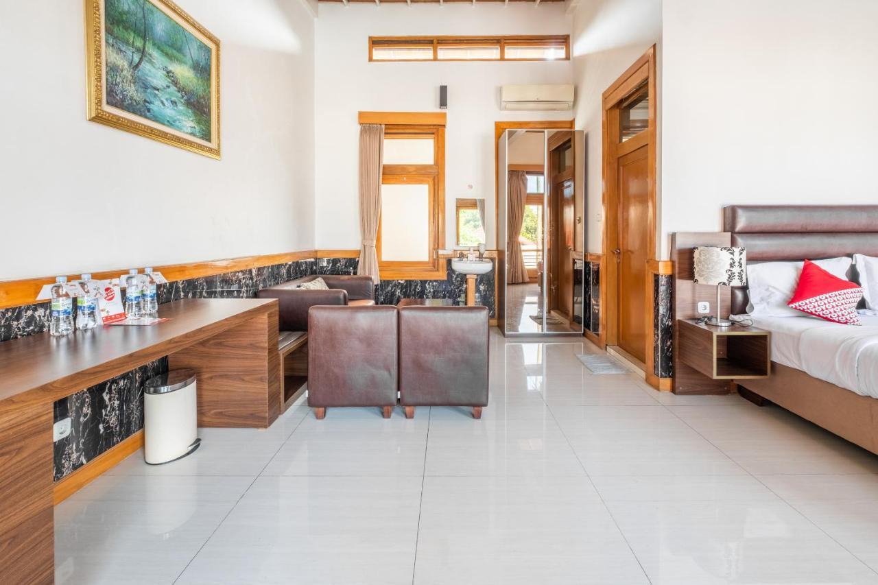 Oyo 1210 Nice Guesthouse Bandung Ngoại thất bức ảnh
