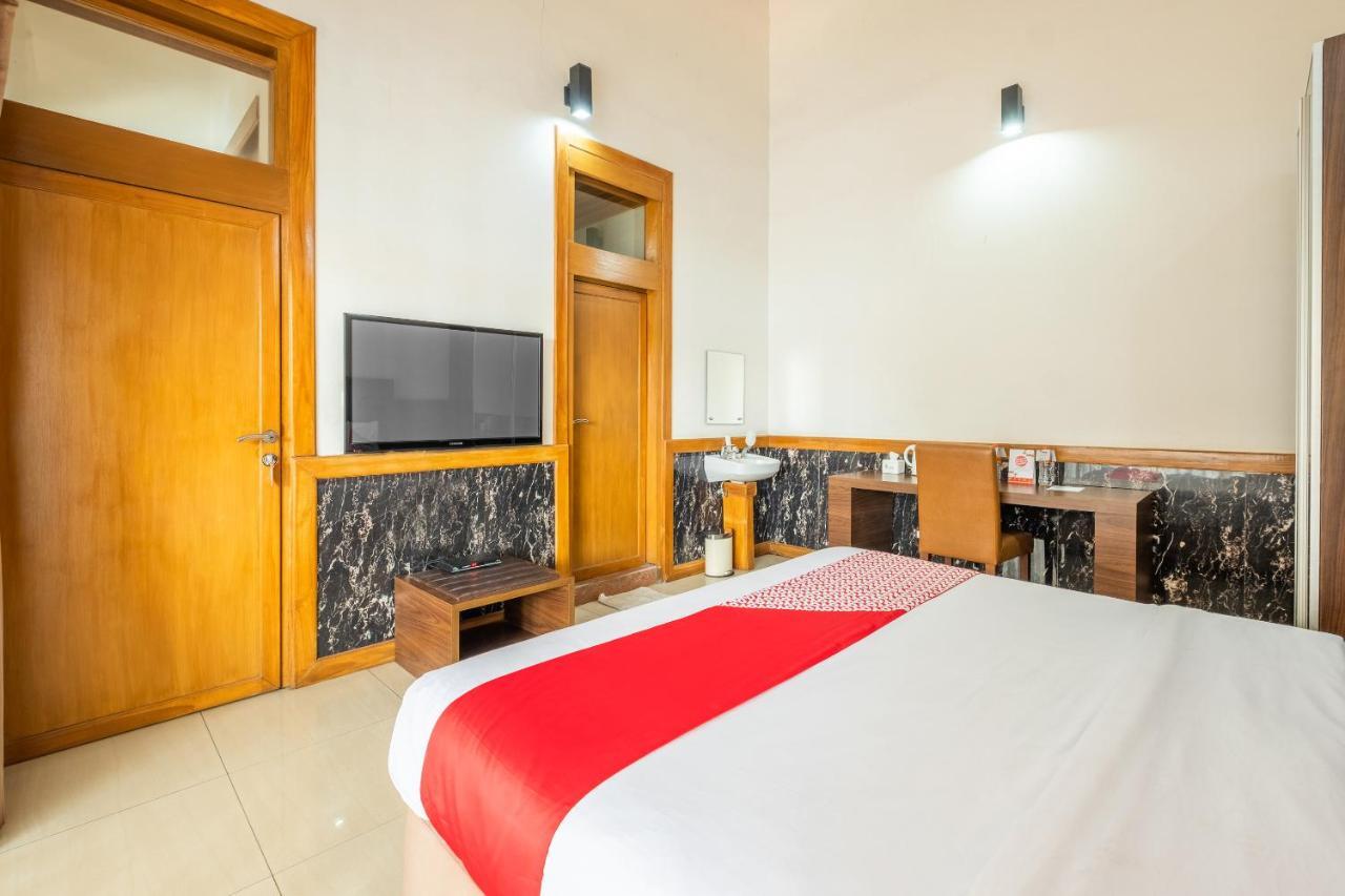Oyo 1210 Nice Guesthouse Bandung Ngoại thất bức ảnh