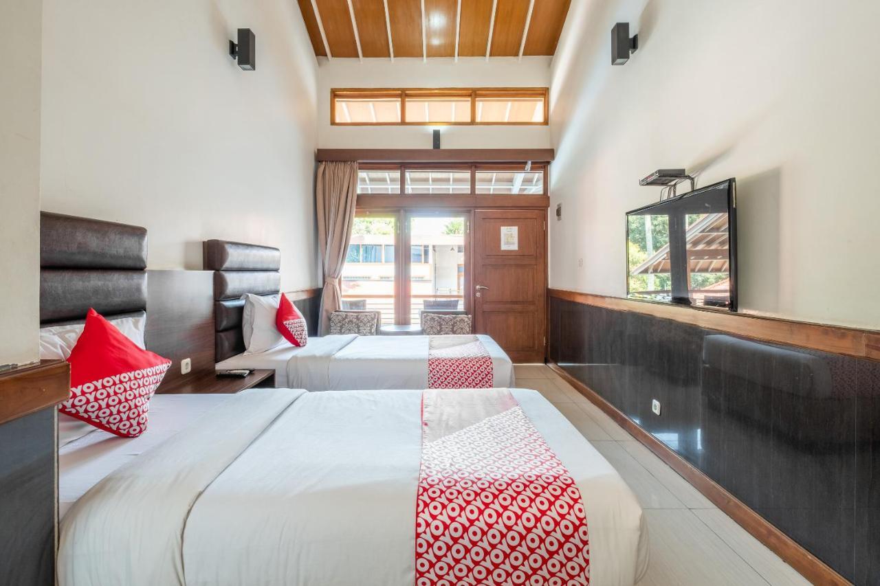 Oyo 1210 Nice Guesthouse Bandung Ngoại thất bức ảnh