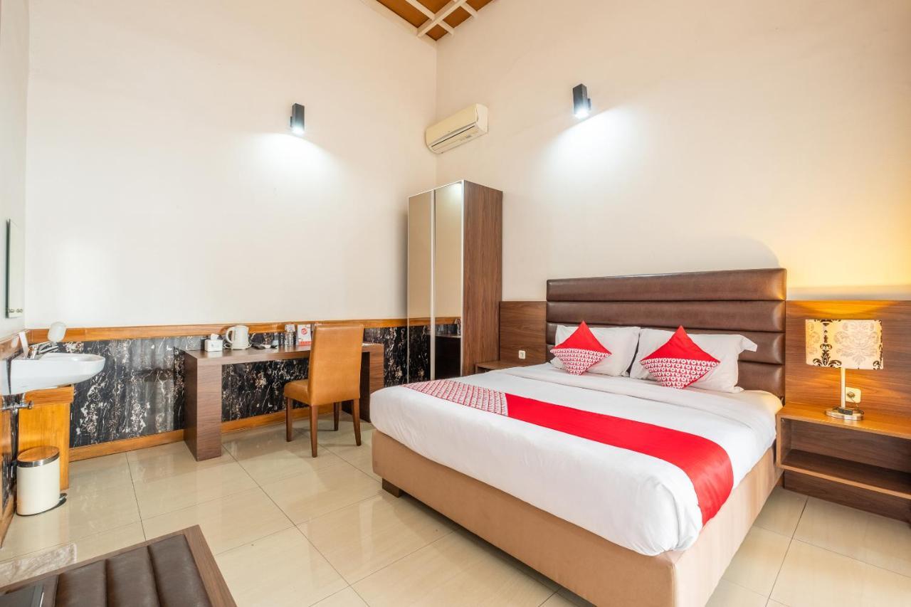 Oyo 1210 Nice Guesthouse Bandung Ngoại thất bức ảnh